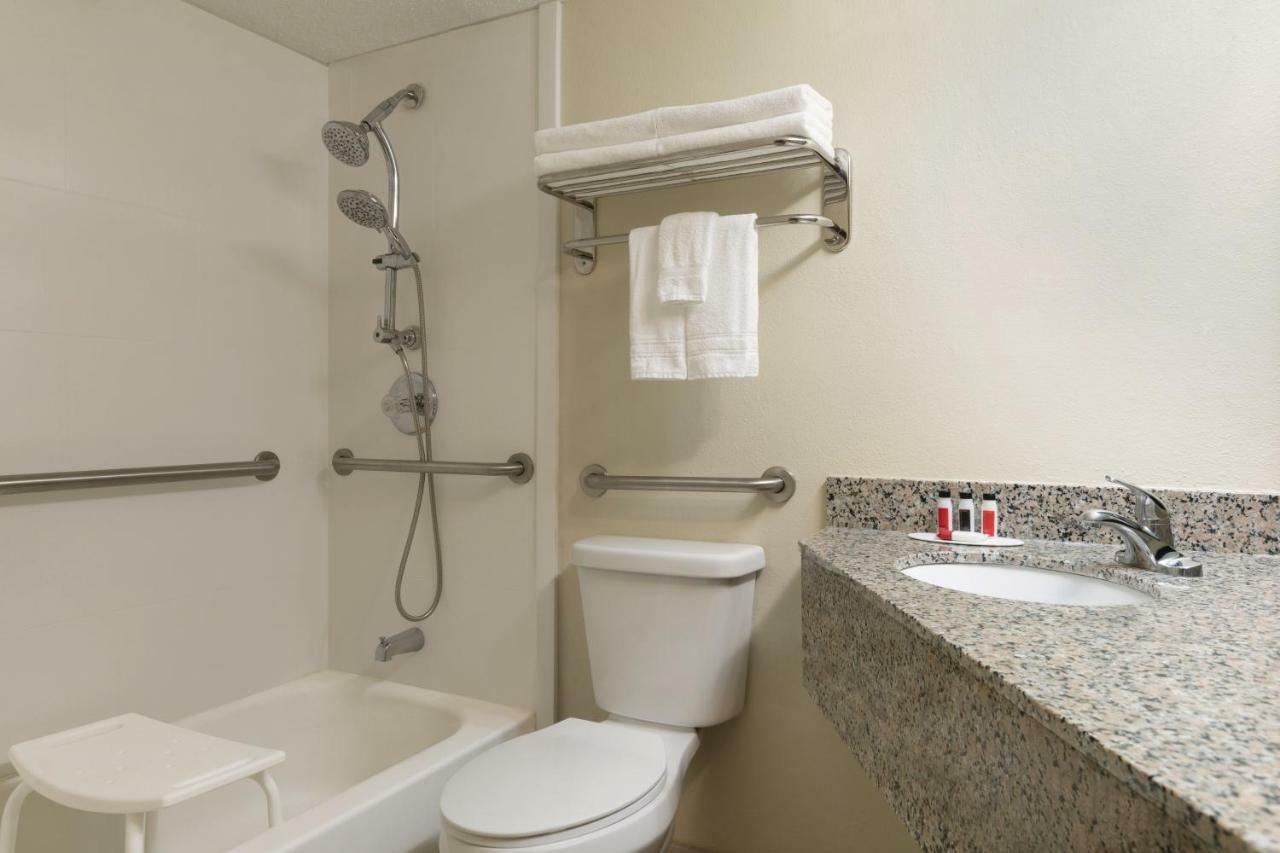 Baymont By Wyndham Florence Cincinnati Εξωτερικό φωτογραφία